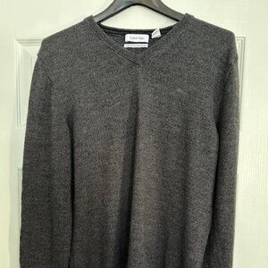 Calvin Klein Men’s V-Neck Lightweight Sweater – Dark Gray – Size L – EUC